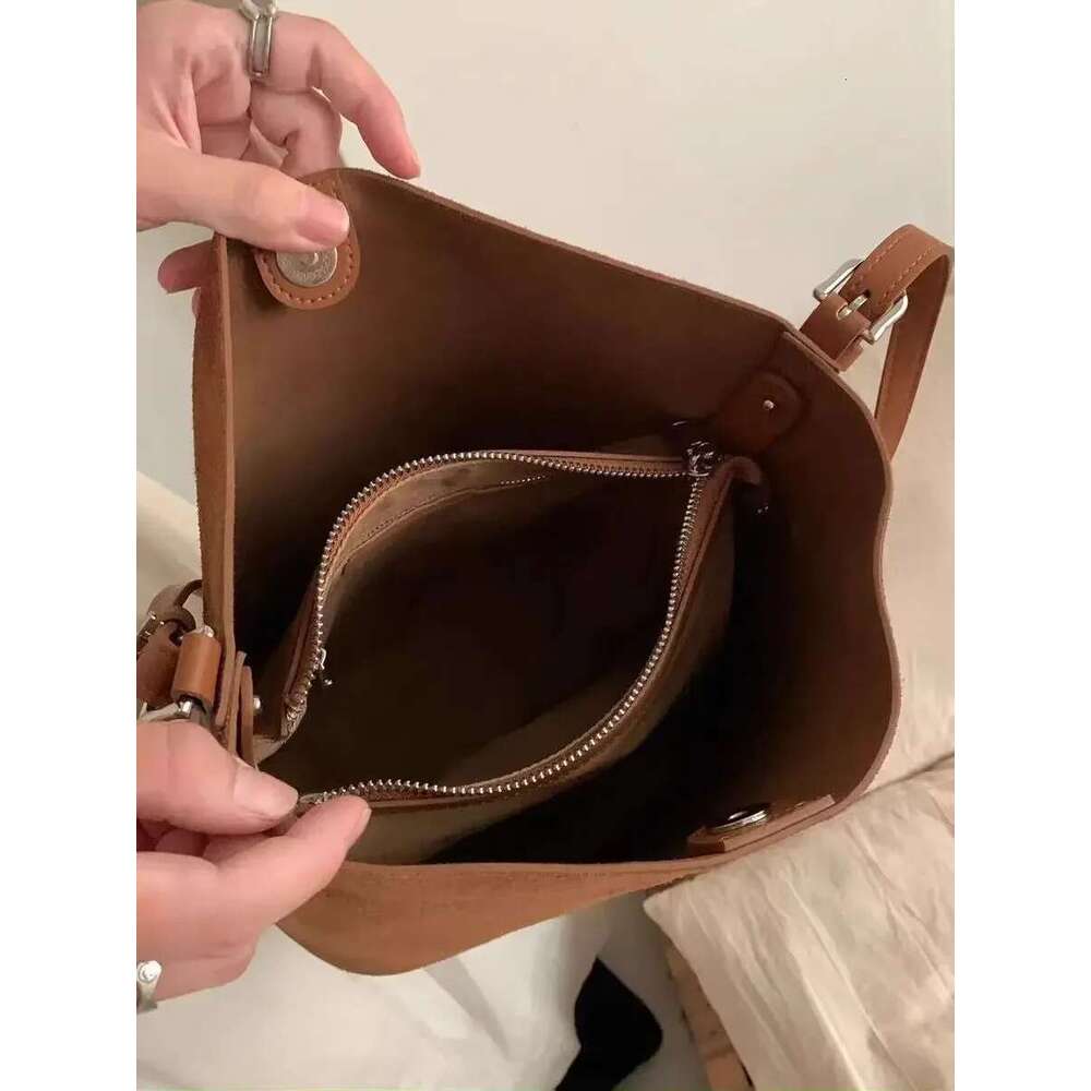 Maillard Design Simple Coffee Wine Red Bucket Tote Winter Thick Matte Suede Cow Leather Women Crossbodby Shoulder Bag