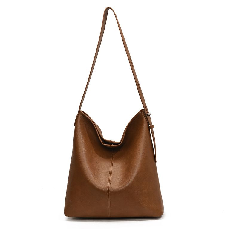 2025S Designer Women S Bag Large Capacity For Women New Versatile Commuting Shoulder Bag Stylish And Simple Tote Bag
