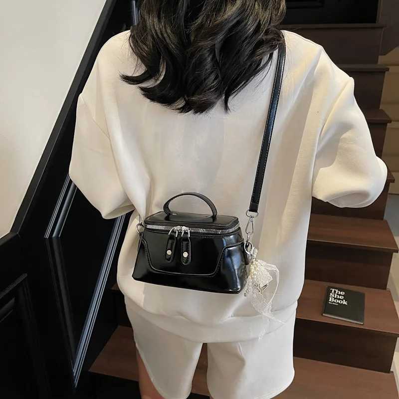 2025 New Cross-border High-end Retro Pillow Bag Womens Trendy Fashion Temperament Handbag Shoulder Messenger BagW251107