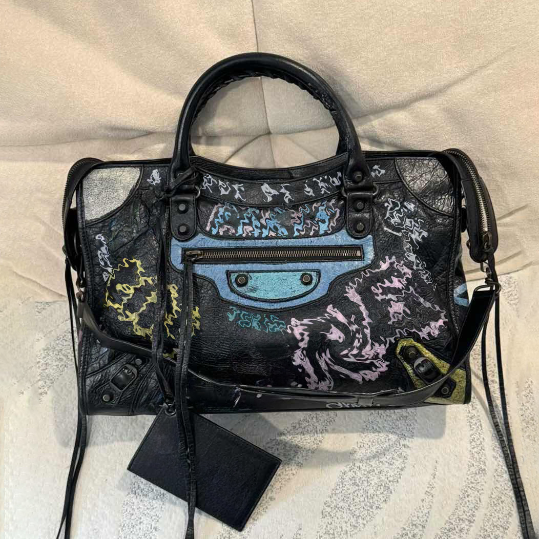 2025 Designer City Bag Graffiti Motocycle Bag Tote Bag Mans Woman Real Leather Handbag Punk Shoulder Bag Rivet Tassel Crossbody Bag Cool Bag 10a