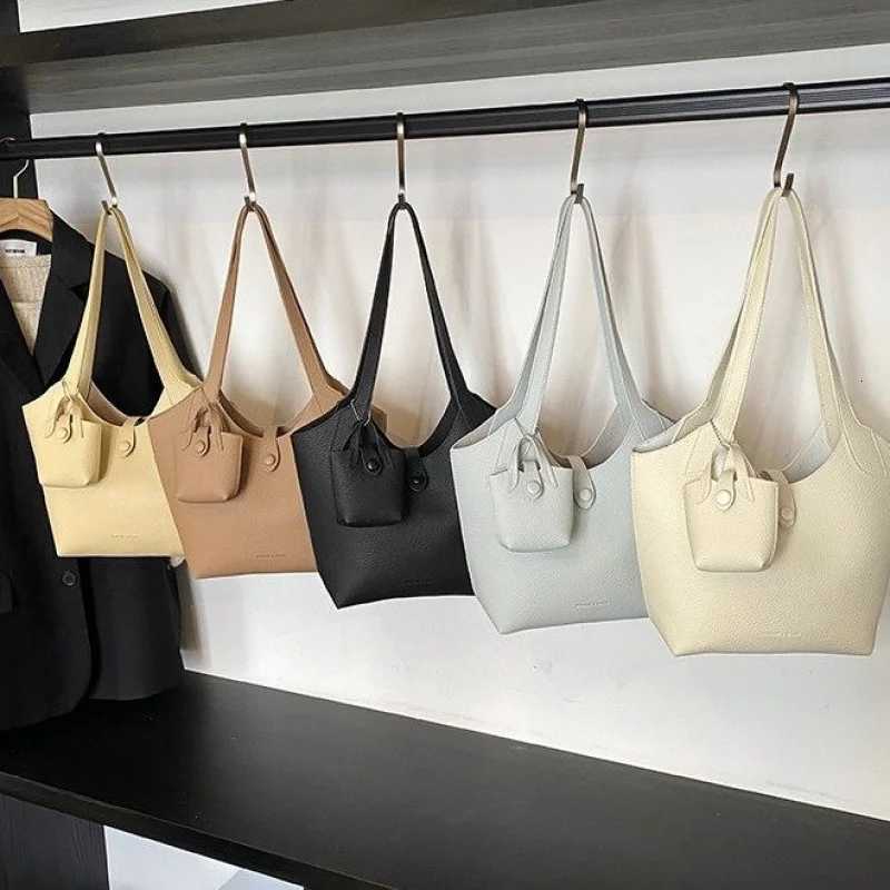 Elegant Crossbody Handbag Luxury Leather Womens Bag Famous Designer Classic Paris Stylish Embellishment Daily BagW251106