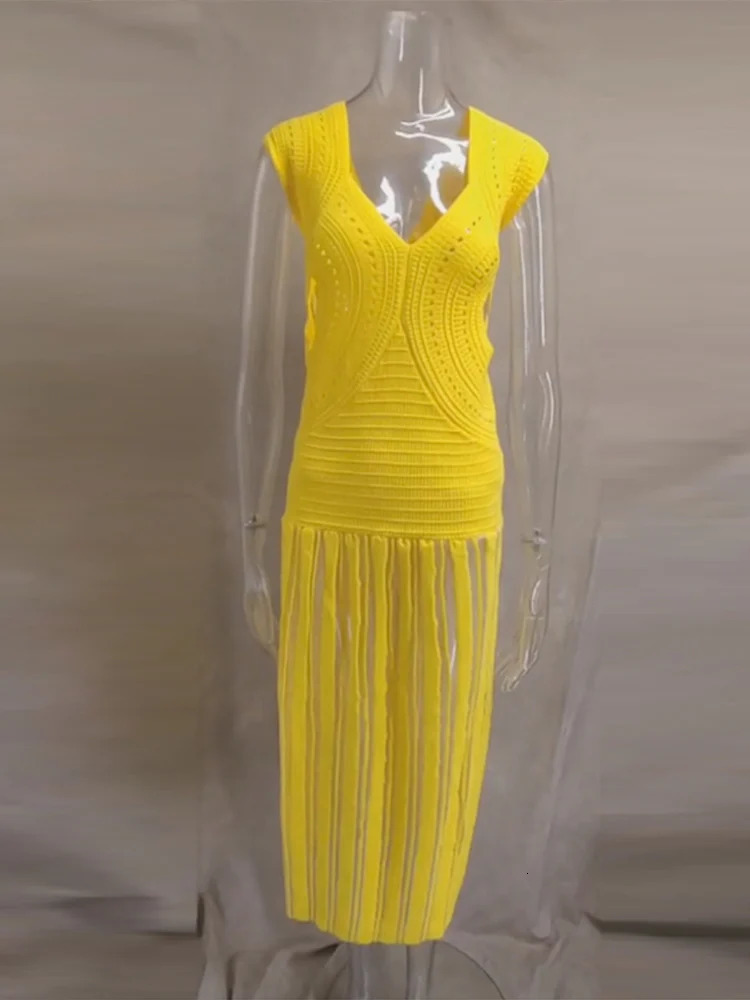 Knitted Hollow Splicing Work Long Dress Womens Sleeveless V-neck Elegant Slimming Evening Dress Vacation Rib Wearing Robe 250402