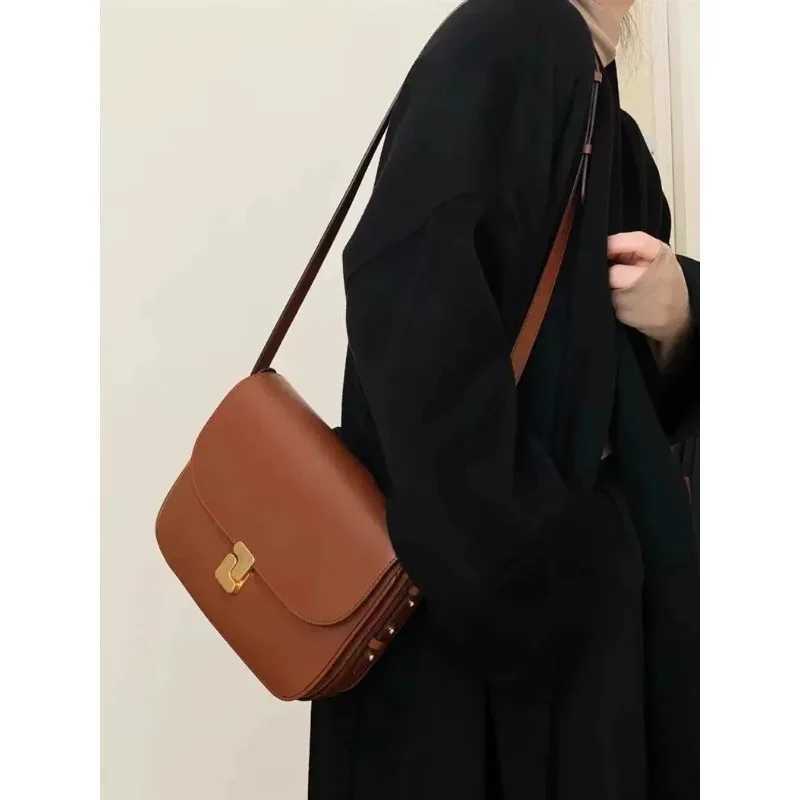2025French niche new genuine leather tofu bag womens diagonal small square bag commuter shoulder bagW251107