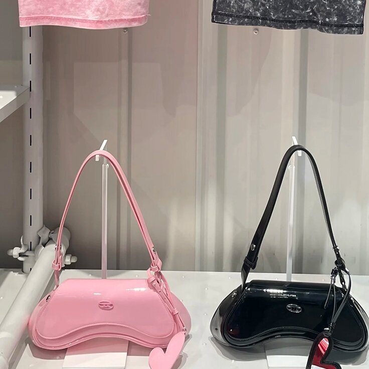 Internet Celebrity 2025 New Women's Fashionable Patent Leather Temperament Dingdang Spicy Girl Versatile Single Shoulder Armpit Hand-Held Crossbo