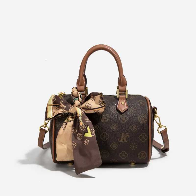 New Style Sleek Crossbody Bag - Niche Trendy Exquisite Versatile Design Ideal for Womens Sweet Retro Casual Fashionable LooksW251106