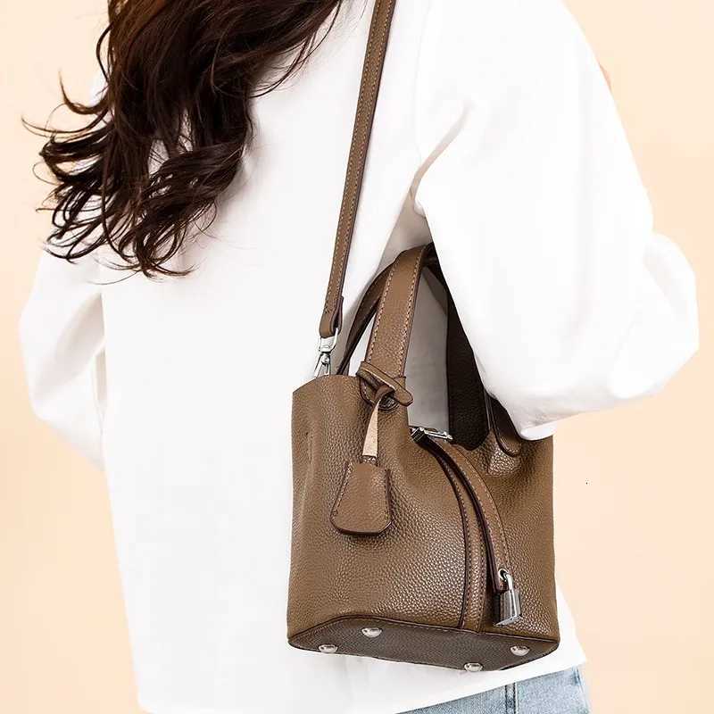 Womens Fashionable Leather Messenger Bag With Strap - Luxury Brand Elegant Crossbody Shoulder Bag HandbagsW251107