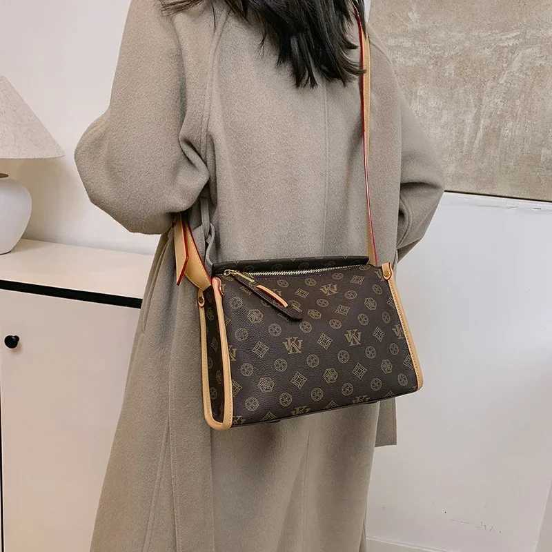 Premium Leather Tote Bag For Women Fashionable Shoulder Handbags Elegant Crossbody Purse Luxury BrandW251106