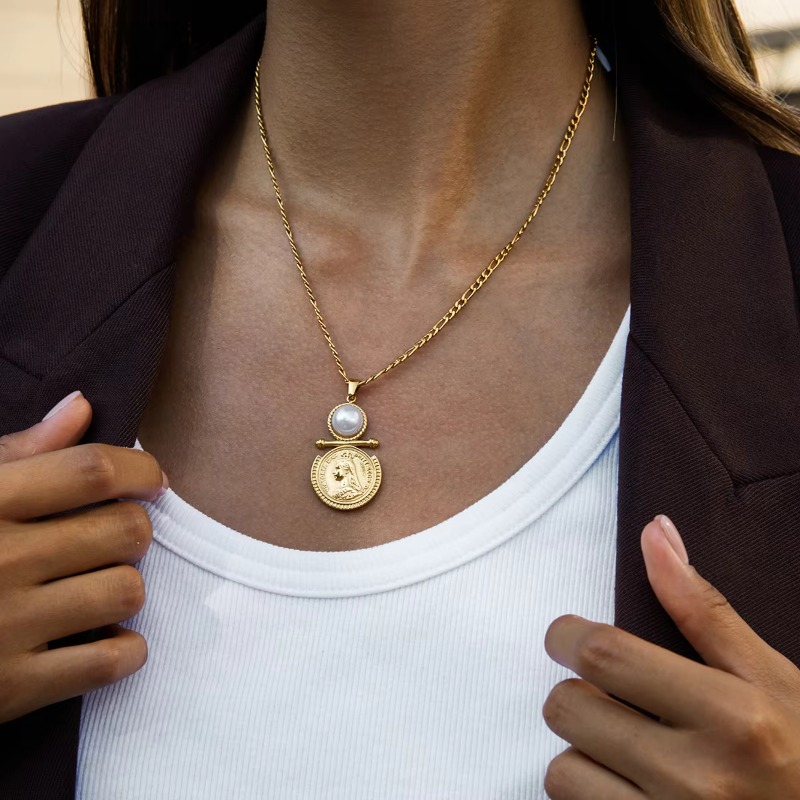 18K PVD Gold Plating Waterproof Aniti Tarnish Delicate Figro Pearl Coin Portrait Pendant Necklace