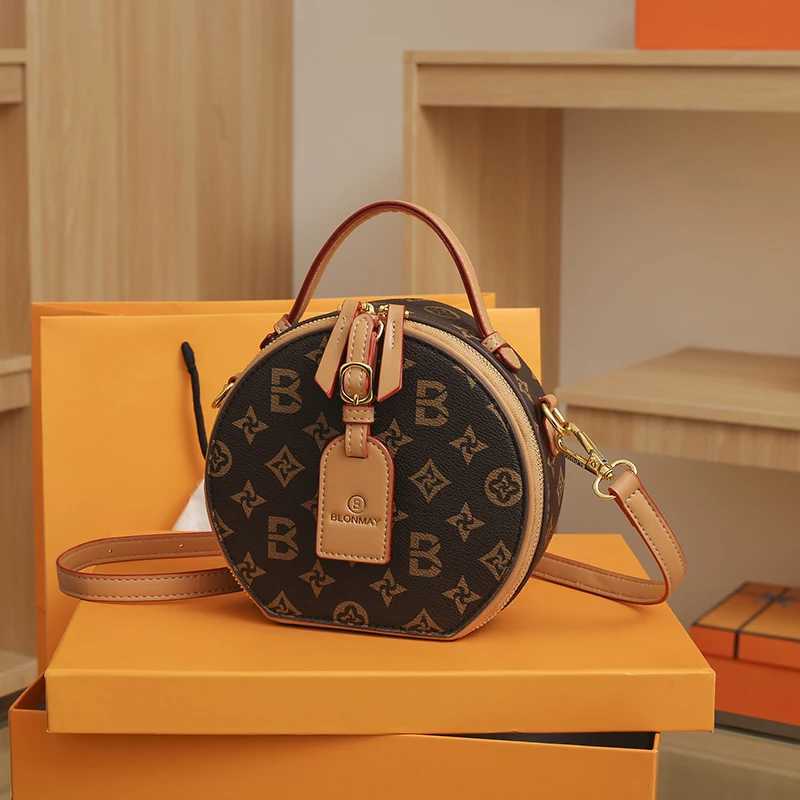 Premium Womens Shoulder Bag With Detachable Wallet Crossbody Handbag Made Of Eco-Friendly Leather Recycled LiningW251106