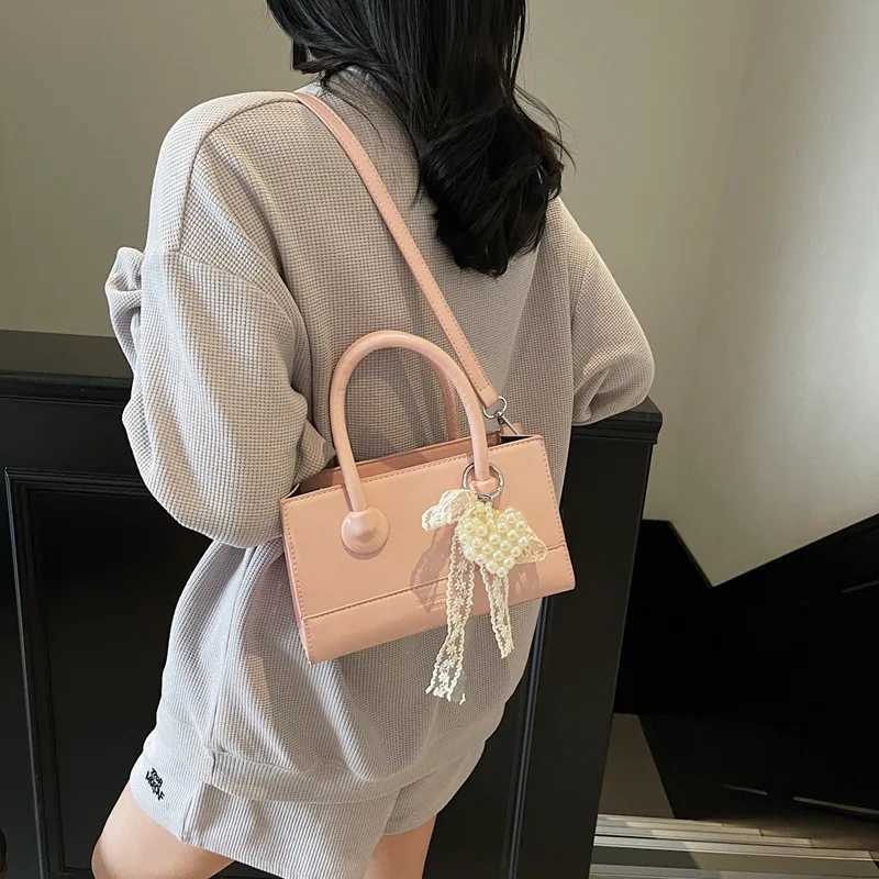 Silver Shoulder Bag for Women Designer Small Square Crossbody Purse Summer Glamorous Top Handle Casual Outfit Party ReadyW251107
