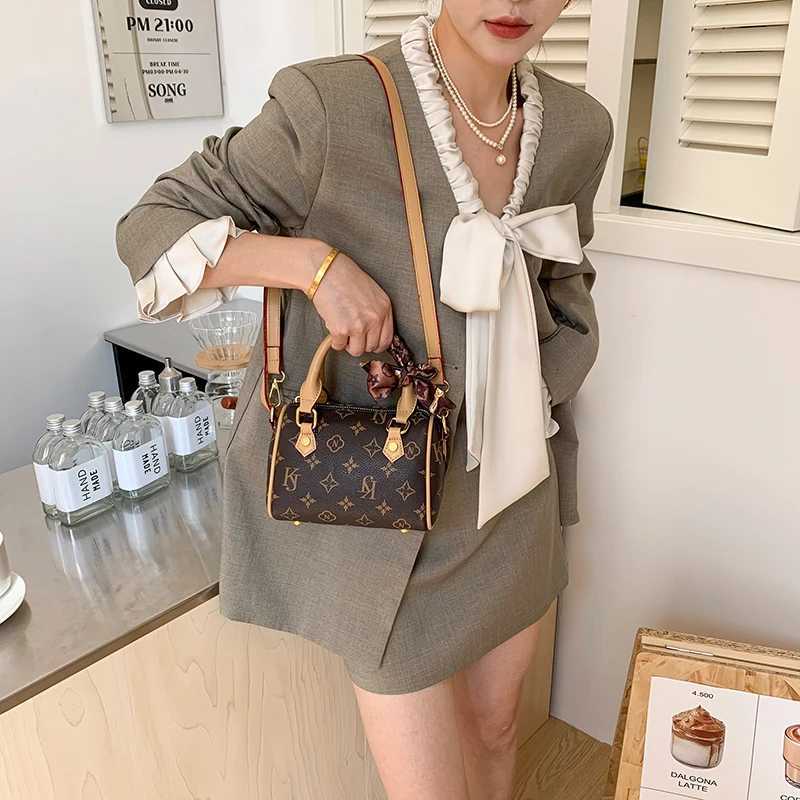 2025 New Autumn Collection Bucket Bag Boston Bag Printed Handbag Shoulder Bag Crossbody Bag for GirlsW251106