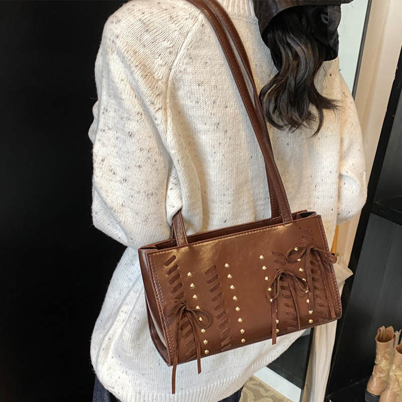 2025S Designer Women S Bag Autumn Winter Popular Shoulder With Rivet Strap Bow New Style Small And Trendy Design Underarm Women S Bag