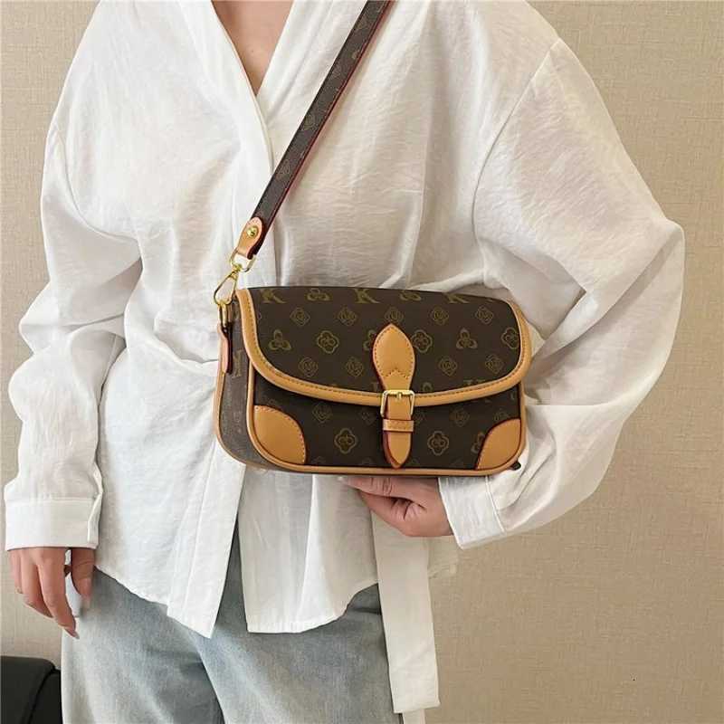 Unique Leisure Business Casual Simple Vintage Bag Trendy Design Crossbody Handbag For Women With LetterW251107