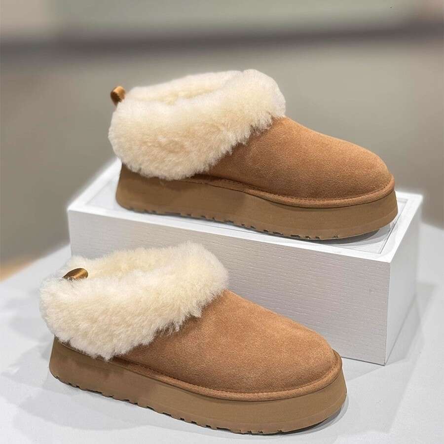 Thick-Soled Snow Boots for Women, Outdoor Wear, 2025 New Winter Fleece-Lined Thickened Warm Cotton Shoes, Casual Slip-On Furry Shoes