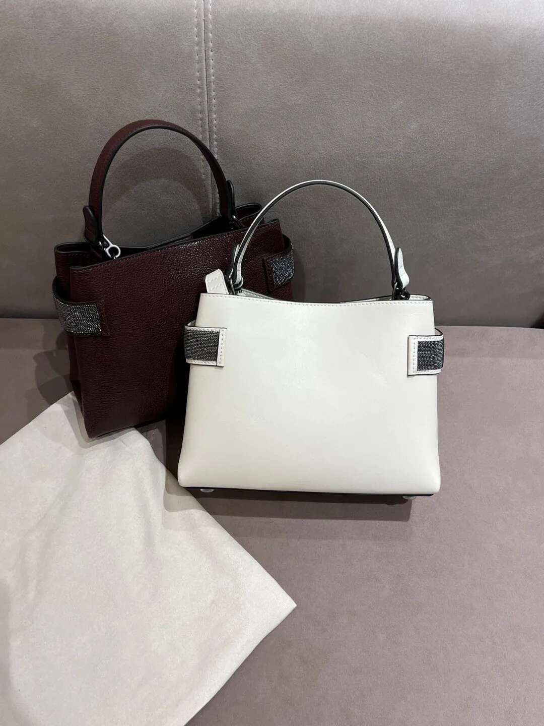 New Style High Quality Fashion Cowhide Small Bag Can Be Carried Or Crossbody 22*17*9