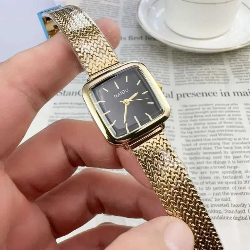 Luxury quartz watch retro womens watch Versatile womens simple small dial watch stainless steel strap watch Reloj MujerT250408