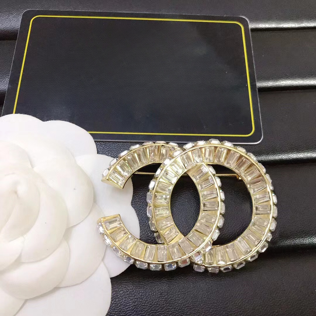 Designer Jewelry Charm Pearl Pin Brand Letter Brooches Gold Plated Brooch Marry Christmas Party Gift Accessories