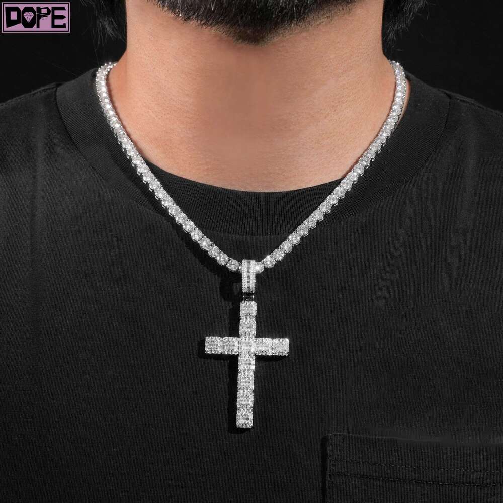 Iced Out Cross Pendant D Grade VVS Lab Grown Diamond CVD HPHT 925 Silver Custom Diamond Pendant