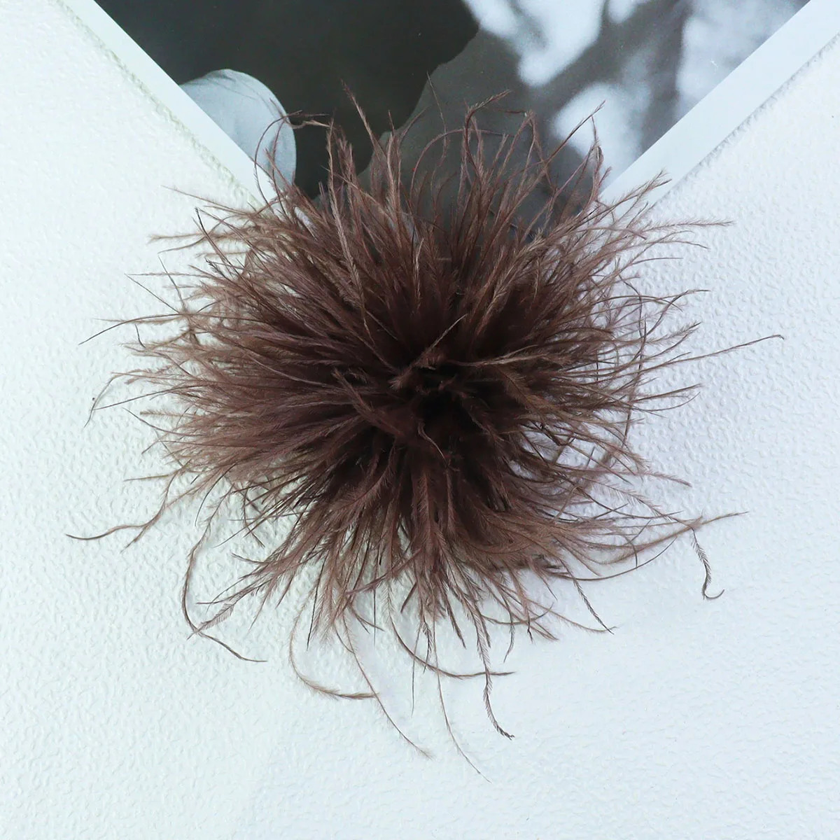 15cm Premium Vintage Classic Ostrich feather lapel Pin Brooch Fashion Accessory Gift 251106