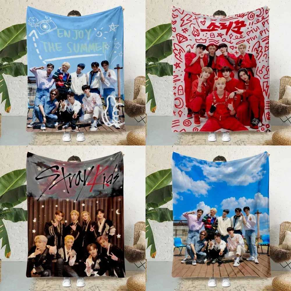 New KPOP Boys Stray Kids Printed Blanket Picnic Blankets Warm Blanket Soft and Comfortable Blanket Home Travel Birthday Gift L251108