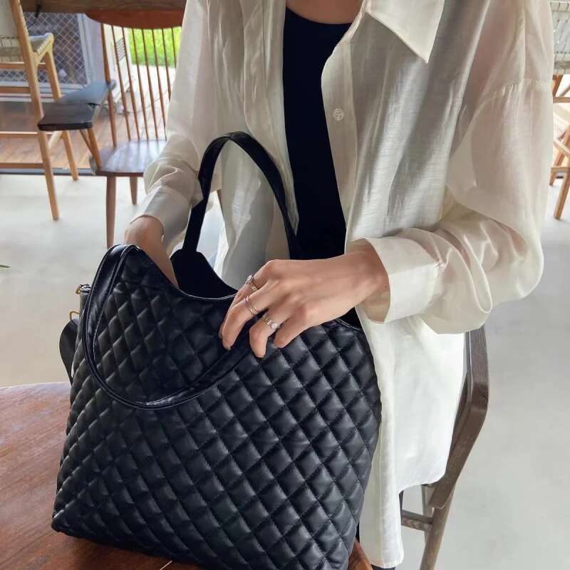 Tote Women2025new Large Capacity Rhombus Black One Shoulder Portable Crossbody Big Bag