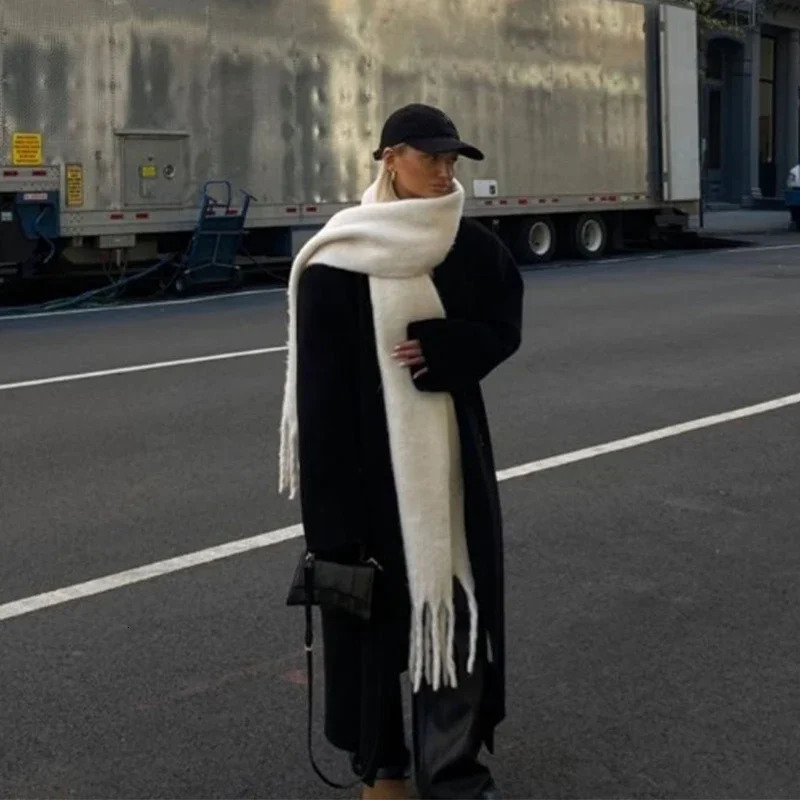 2025 Latest Womens Fall Winter Long Scarf Wool Red Green Christmas Scarf Style Warm Soft Chunky Wrap Shawl Scarves 251106