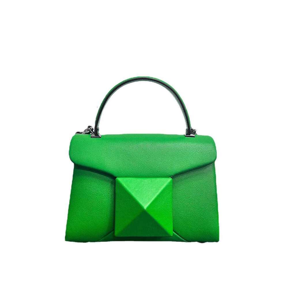 Genuine Leather Rivet Shoulder 2025 Design Commuter Mini Cowhide Crossbody Bag Vintage Green Fashion Ladies Handbag