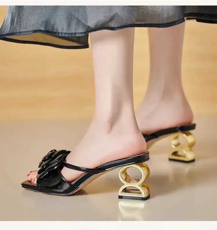 Camellia Slippers Fancy Summer Wear 2024 Soft Leather Innovation Flower Line Sandals Open Toe Half Dragging WomenXJ250407