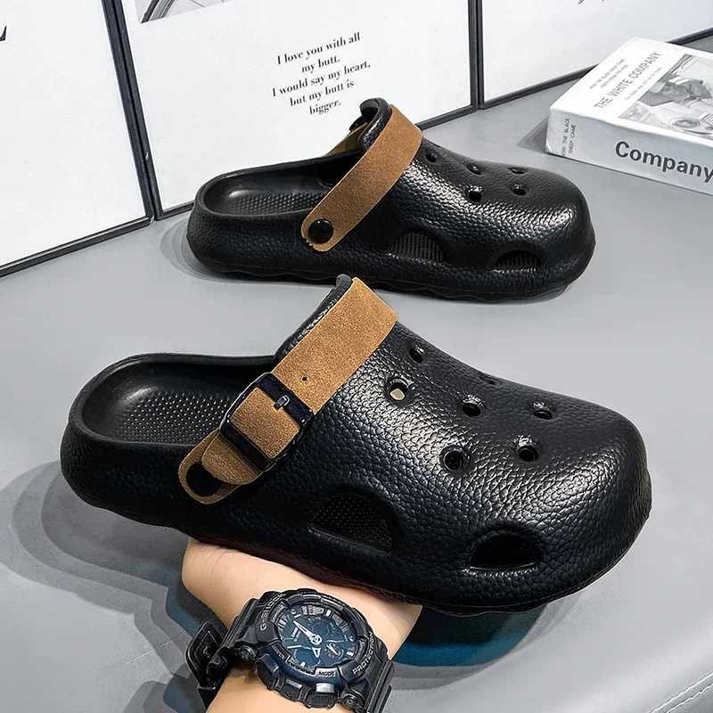 New Arrival 2025 Mens Summer Slippers Fashion Cave Slippers Outdoor Beach Sandals Leisure Garden Shoes Anti slip Designer Hollow Slippers T250407