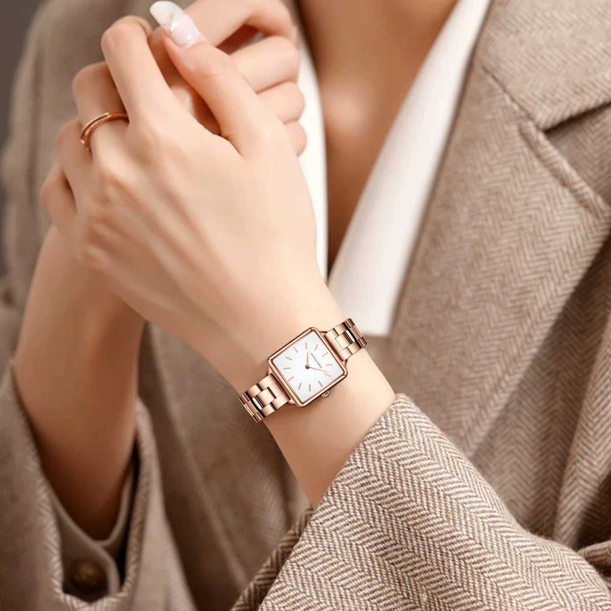 2023 New Solid Stainless Steel Square Dial Japanese Sports Quartz Gift Rose Gold Womens Top Womens WatchT250408