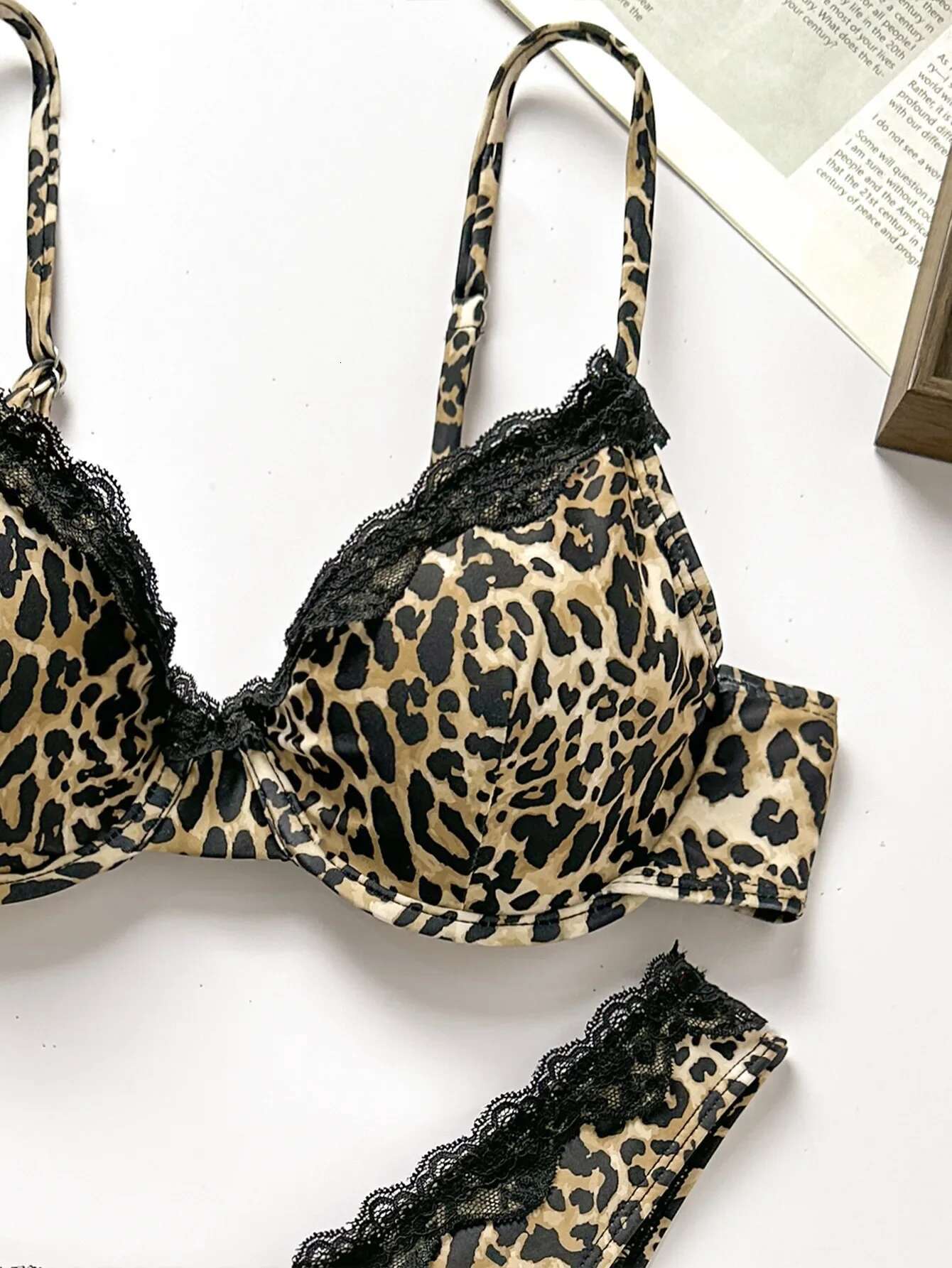 Dongdumaoyi Sexy Black Leopard Print Bikini Set Women Lace Ruffles Patchwork Push Up Underwire Swimsuit Bathing Suit Thong Swimwear