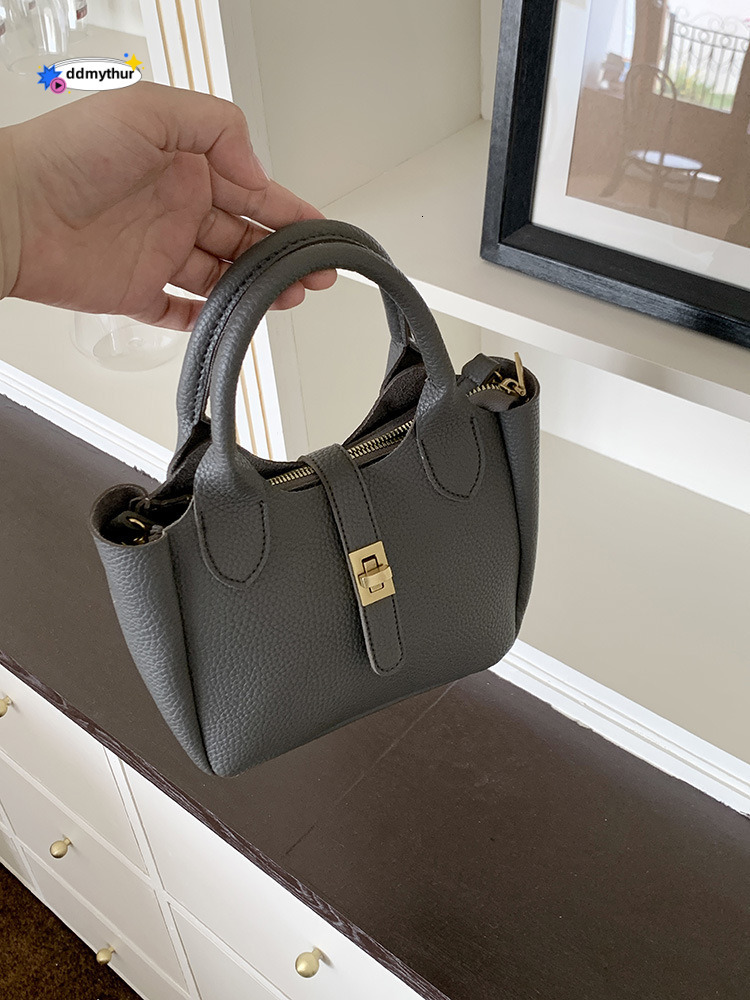 Women's 2025 new crossbody niche high-end handbag, spring fashion bucket bag, women's versatile bag