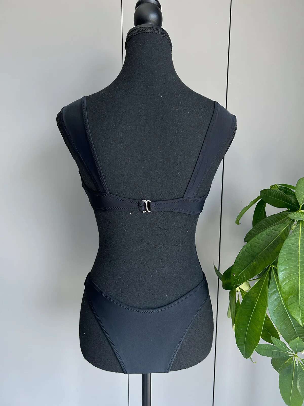 Dongdumaoyi Sexy Push Up Bikinis Sets Women Black Metal Designer Micro Swimsuit Brazilian Cut Out Bathing Suit Thong Swimwear Biquini