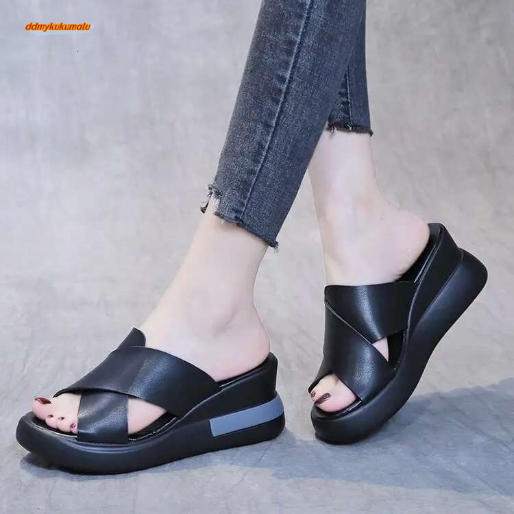 Comfortable Fashion Muffin Thick Bottom Slope Heel Women's Back Empty Snap Large Size Light Sandals 2023 ddmykukumalu