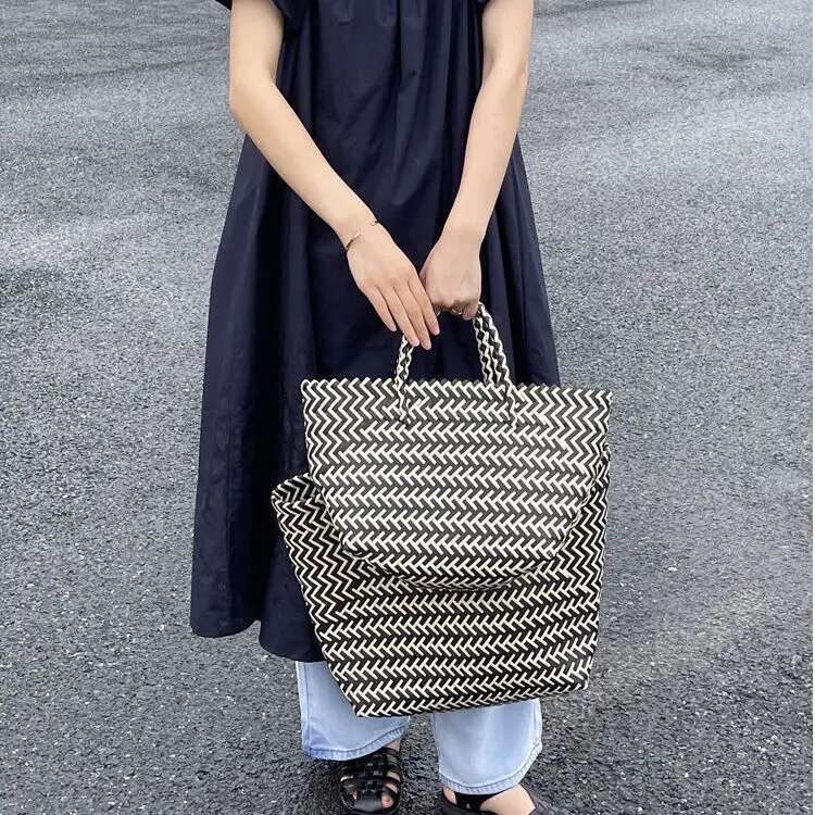 New Designer Handbag For Outdoor Travel Leisure Backpack Large Capacity Beach Shopping Bag Woven Single Shoulder Women's Handmade Straw Handbag S