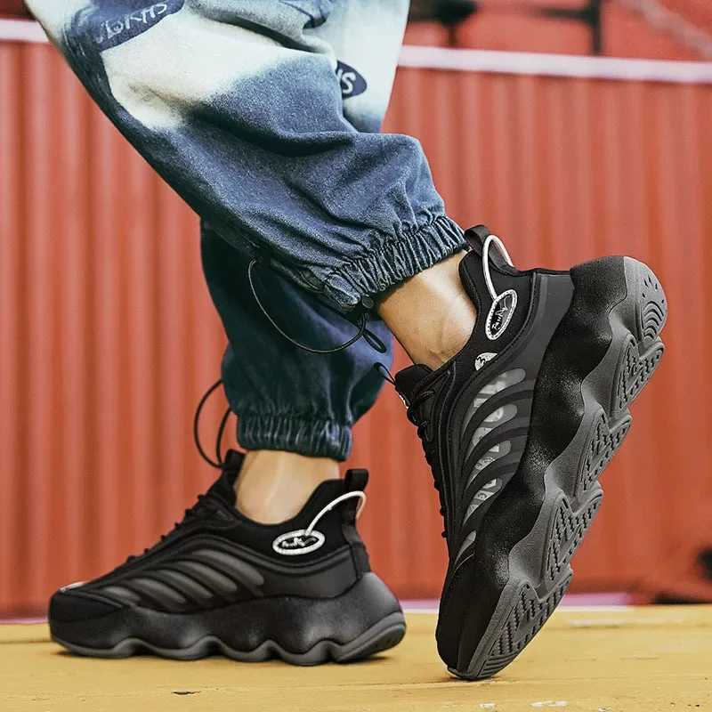 2024 new spring mens sports shoes with thick soles increased height for couples dads shoes fashionable Ins motorcycle boots Y250408
