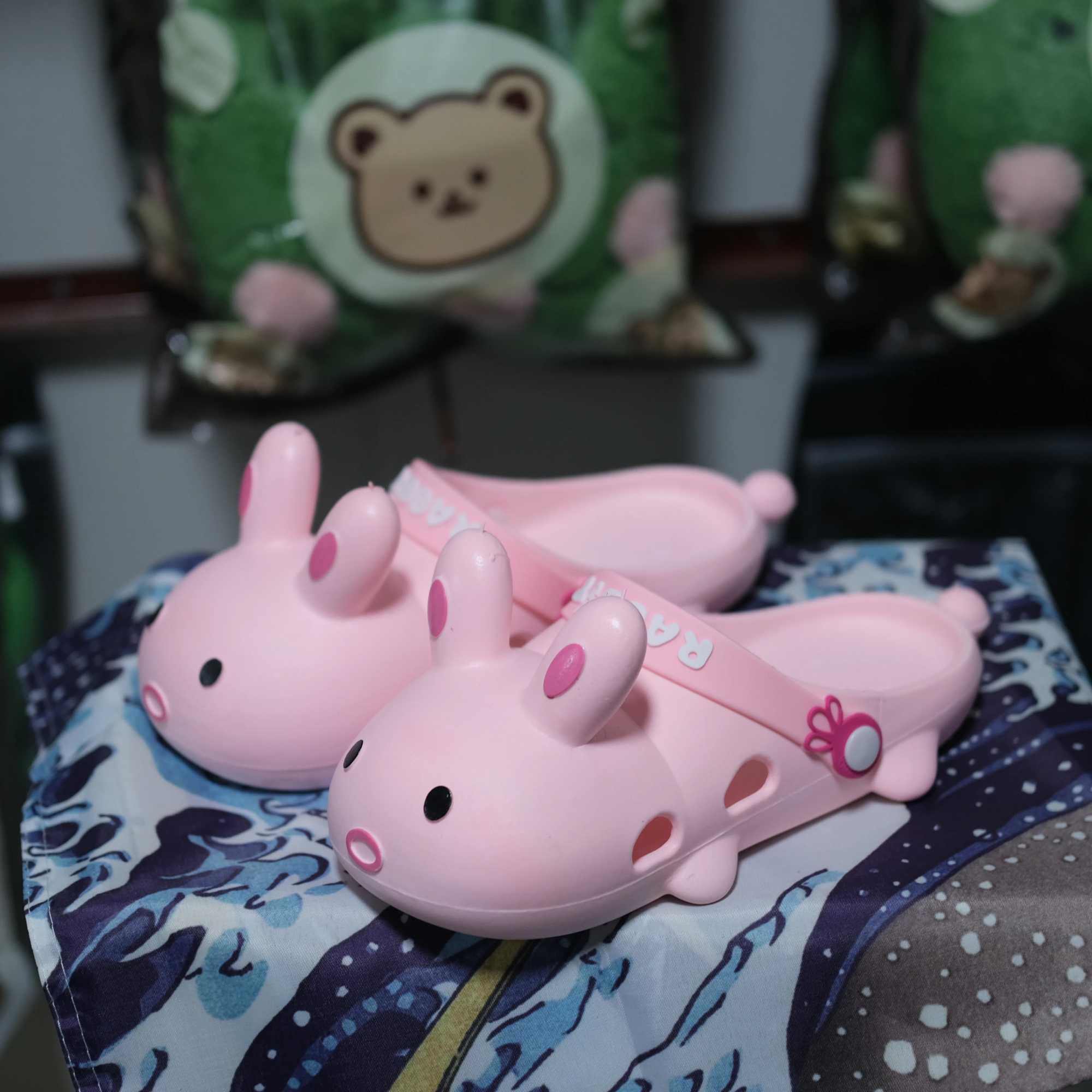 New Arrival WHOLL Summer Womens Slippers Cute Cartoon Rabbit Hole Sandals Female Students Wear Non slip Girls Sandals T250407