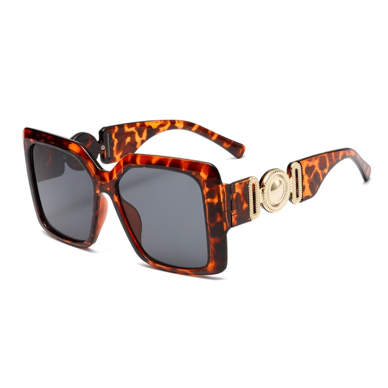 free shipping 2025new designers Sunglasses for Mens and womens UV protection high-quality fashion street photography sun protection for daily outfit