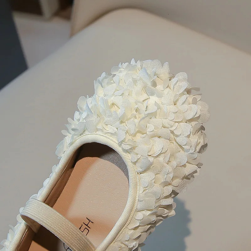 Girls princess shoe flower elegant spring light childrens flat shoes elastic band wedding cover black beige childrens shoes 250408