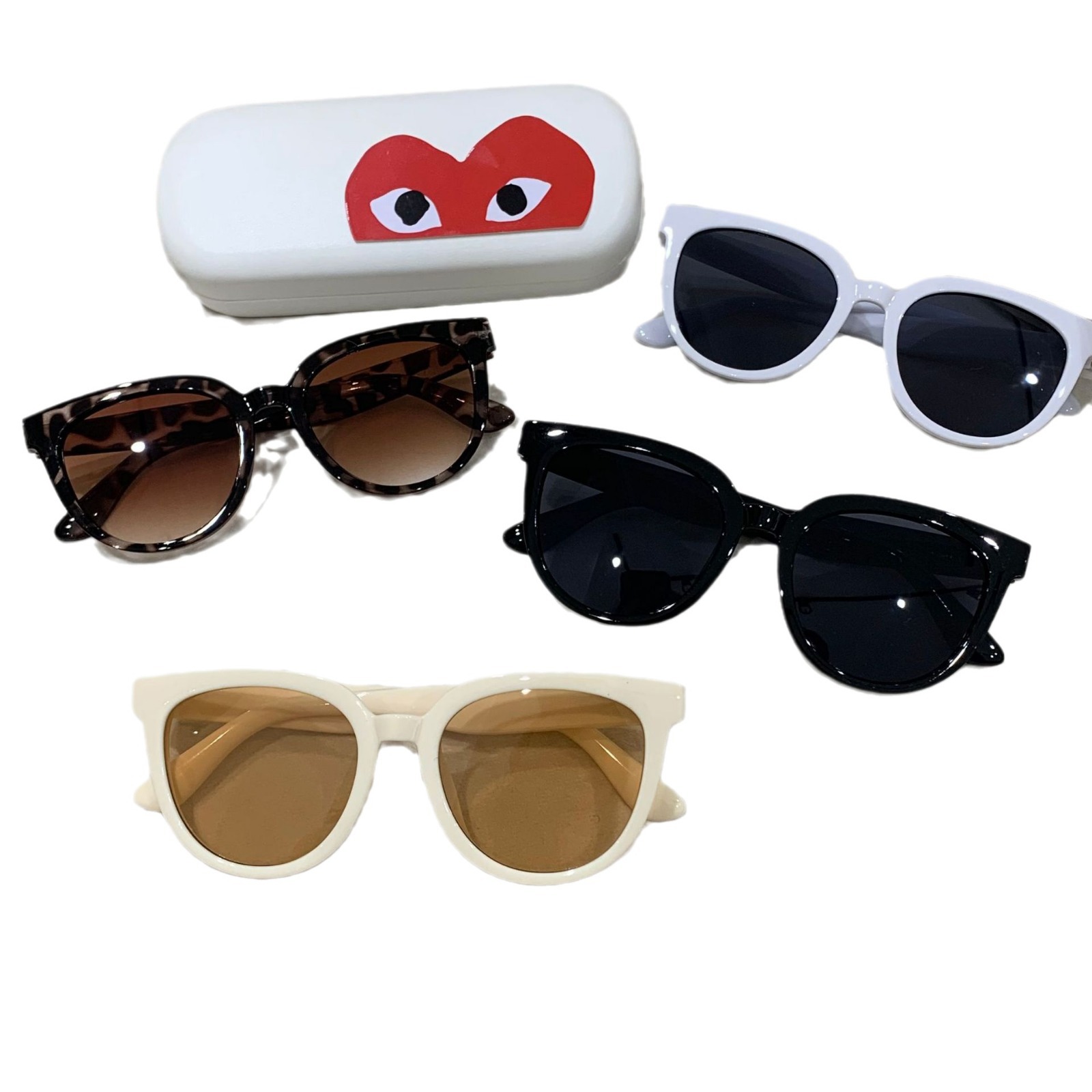 2025 Hot new free shipping designer glasses for womens sunglasses Face saving and UV resistant sunglasses for street photography fashion