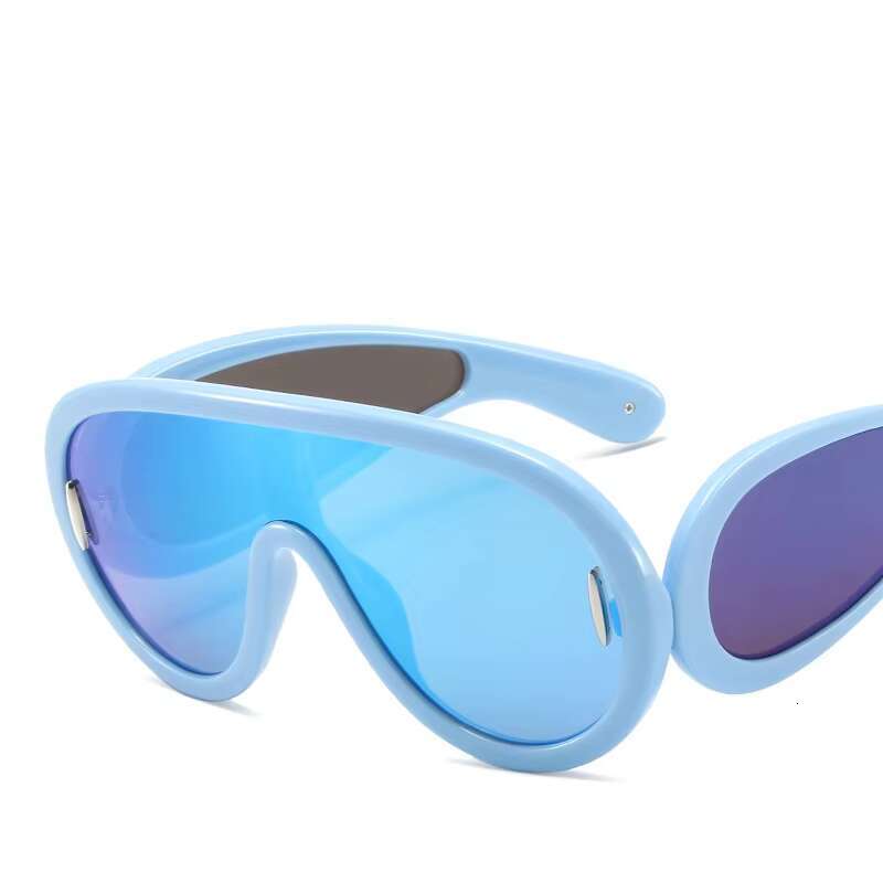 New Personality Trend Fashion Unisex Large Frame Integrated Sunglasses