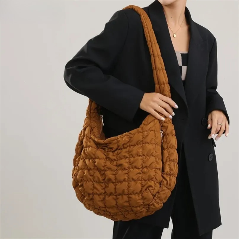 2025S New Free Shipping Designer Bag Bedding Horizontal Shoulder Suitable For Women Large Capacity Handbag Winter Iatable Bubble Cloud Shopping Messen