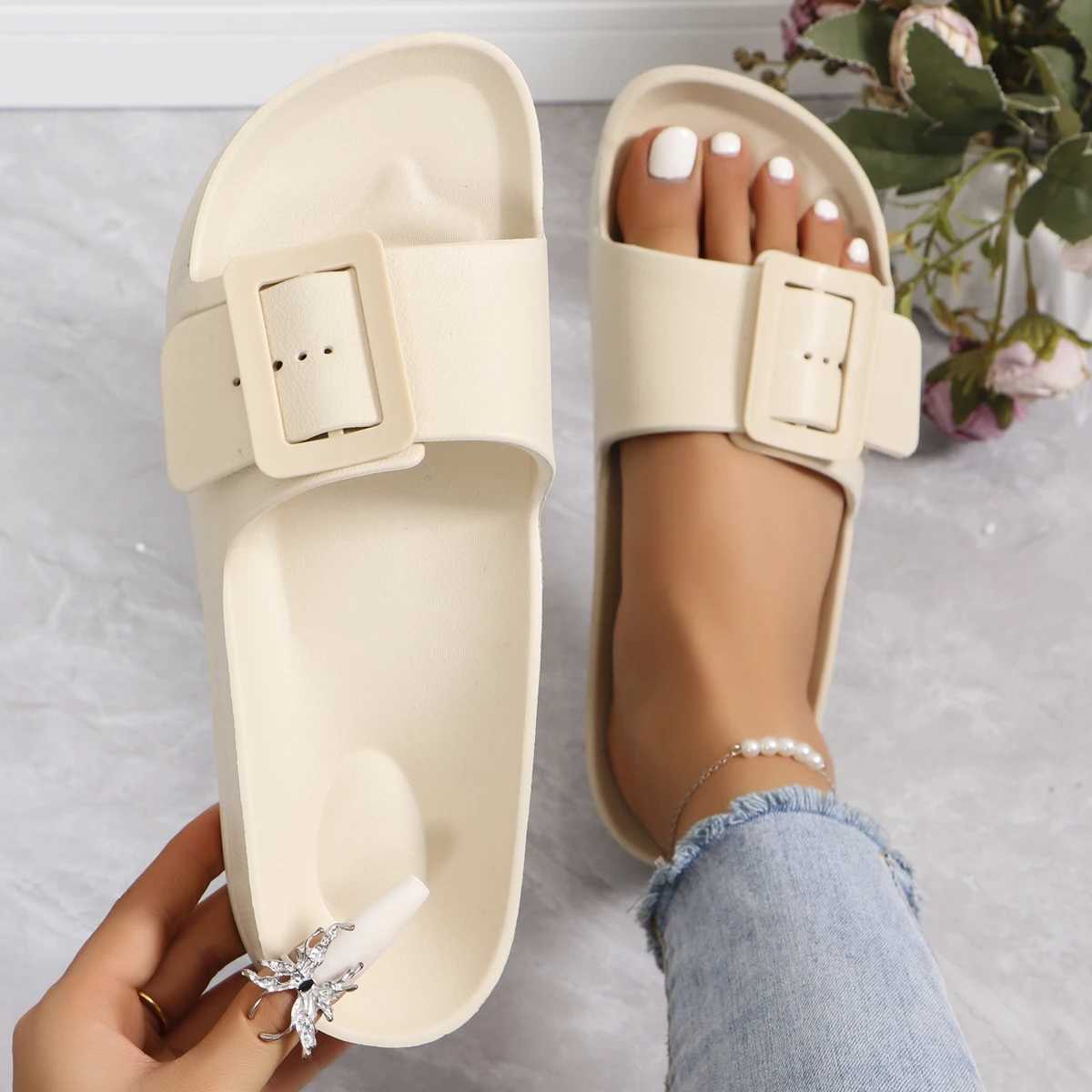 Summer womens slippers lightweight buckle thick soled slider platform sandals womens soft EVA outdoor beach shoesXJ250407