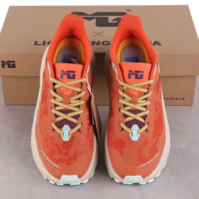 2025 New Trend Couples Walking Jogging Shoe Comfortable Outdoor Walking Shoe Top Quty Thick Bottom Anti-Slip Athletic ShoeC250408