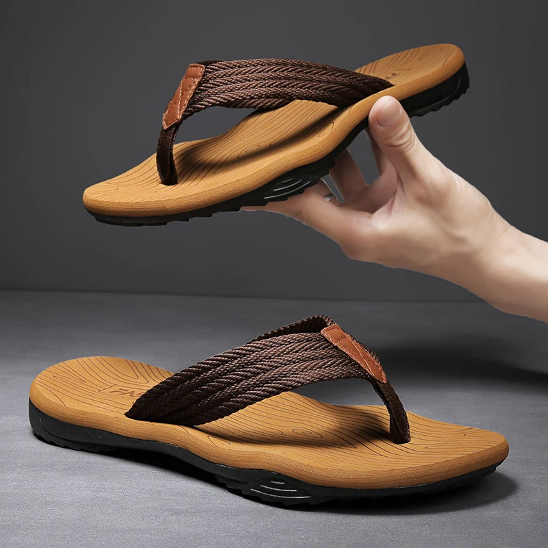High Quality Fashion Men Flip Flops Summer Beach Flip Flops Men Casual Breathable Thicken Beach Men Slippers Outdoor 250408