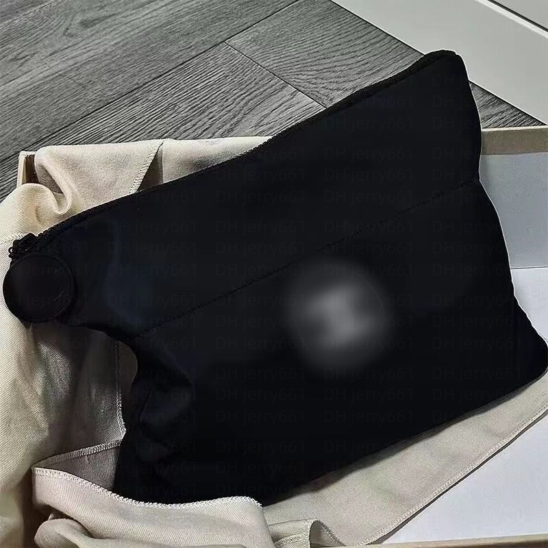 Designer Storage Makeup Bag Premium Handbag New Large Capacity Travel Compact Traveling Duvet Backpack