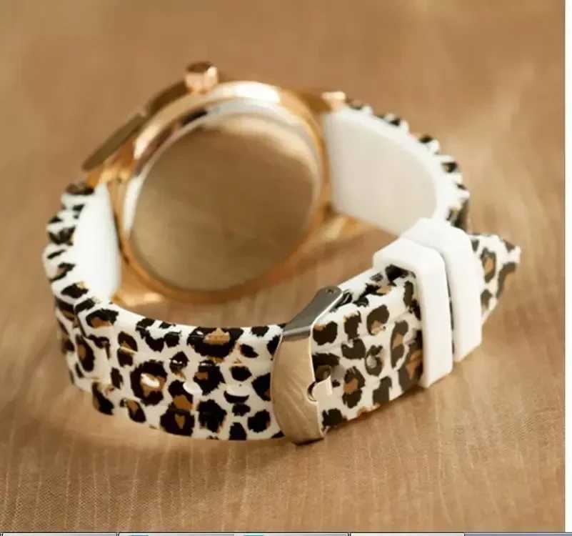 Leopard Print Silicone Watch 2024 New Casual Student Watch Leopard Print Colored QuartzT250408