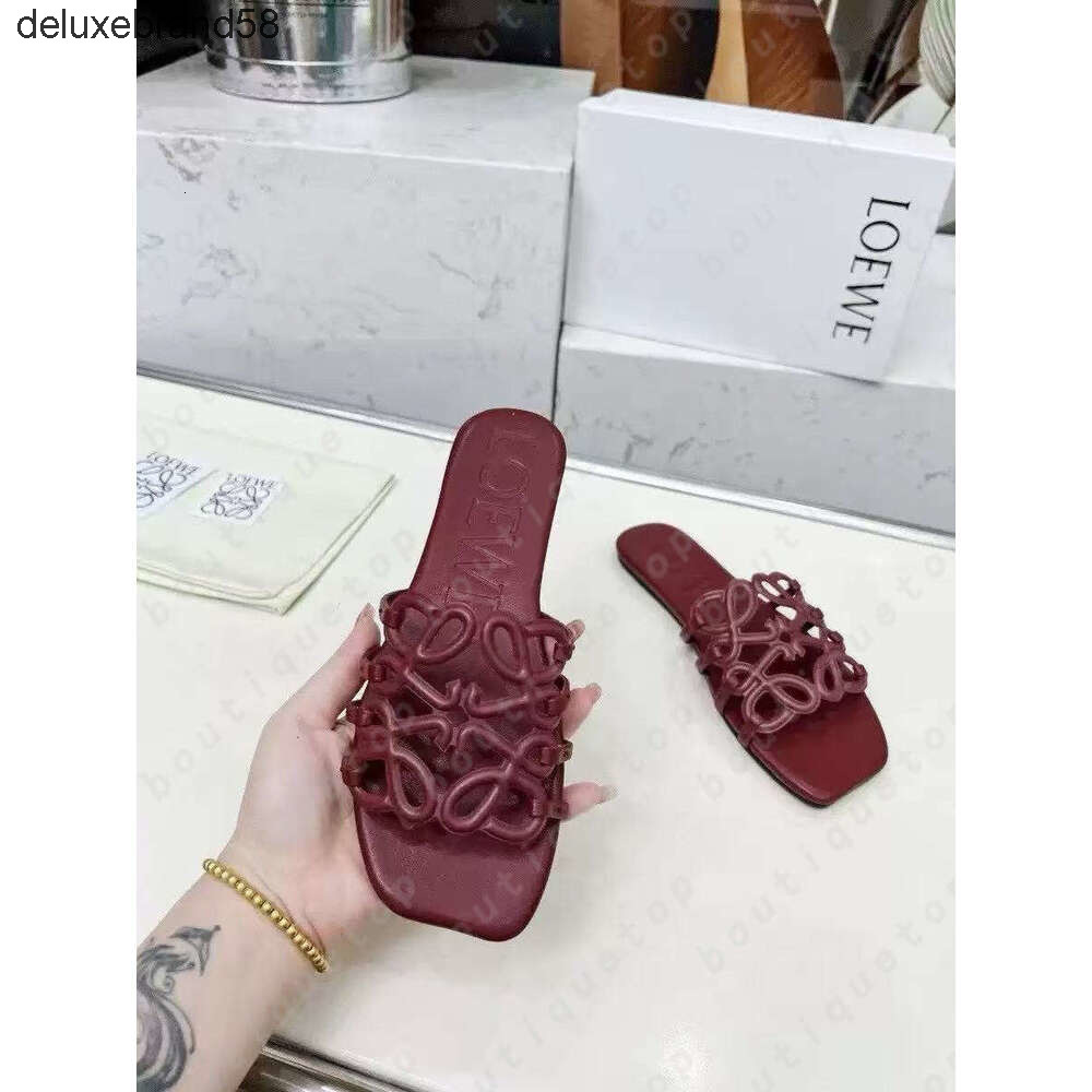 loeweslipper loewesandals sandals designer slide woman rubber sandal flat slipper cutout mule po loewes loewetops loewesneaker T6UD