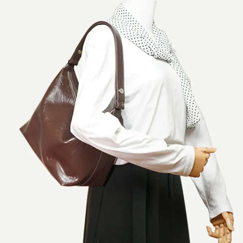 2024 New Handheld Lightweight Women's Leather Handbag Temperament Shoulder Ladies' Simple Fashion Underarm Bag