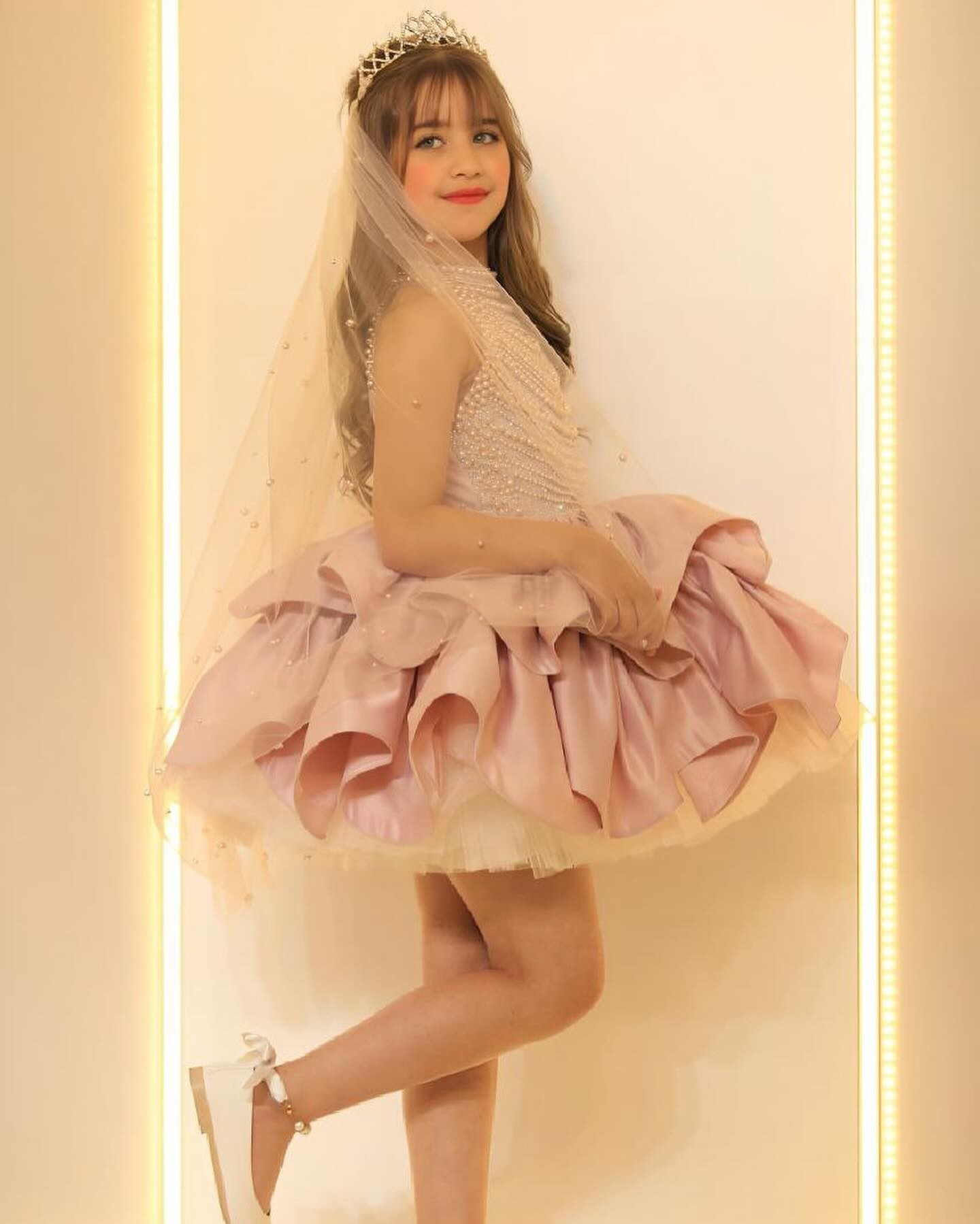 Holy White Pink Blue Flower Girl Haltar Neck With Sparking Pearls Fluffy Skirt Wedding Party Dress Mini Bridesmaid Princess Robes Bc19285 N08 B0312